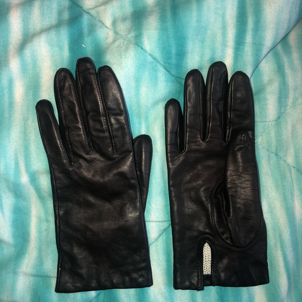 Leather gloves